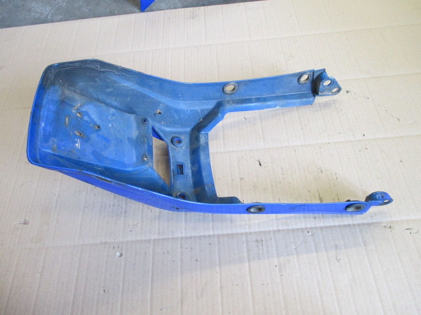 Garde boue arrière - dosseret pour Suzuki 750 DR - 800 DR - SR41A - SR42A