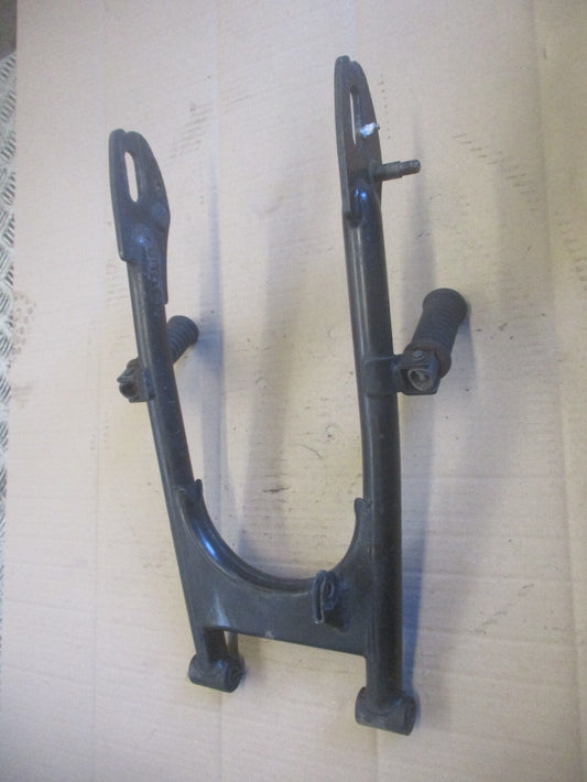 Bras oscillant + cales pieds arrière pour Suzuki 125 GT