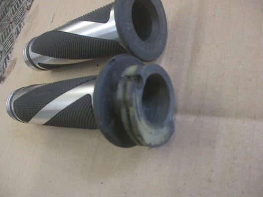 Poignées pour Yamaha 125 XT - 12V - 3YU