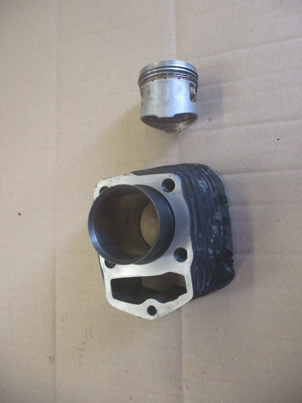 Cylindre / piston pour Honda 125 XLR - JD04
