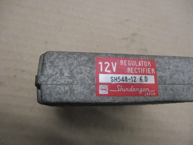 Régulateur pour Kawasaki 650 KLR - KL650A avec demarreur