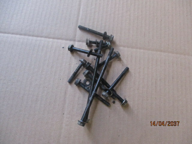 Vis de cache culbuteurs Suzuki 600 DR - 650 DR - SN41A - SP41A