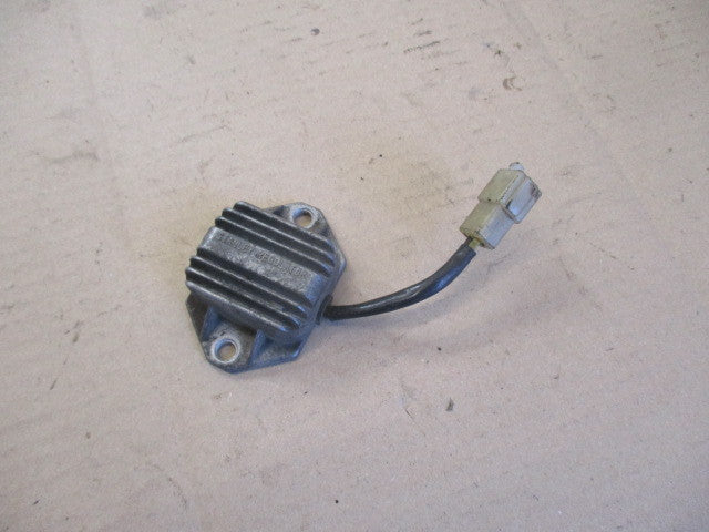 Régulateur 6 volts pour Yamaha 125 XT - 12V - 3YU