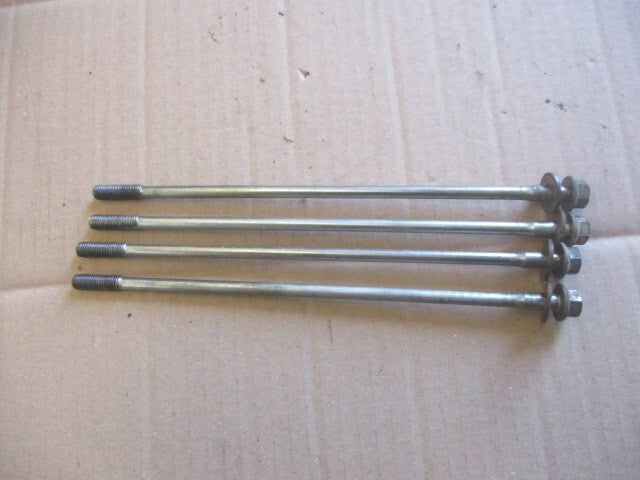 Vis de fixation culasse / cylindre pour Yamaha 125 XT - 12V - 3YU