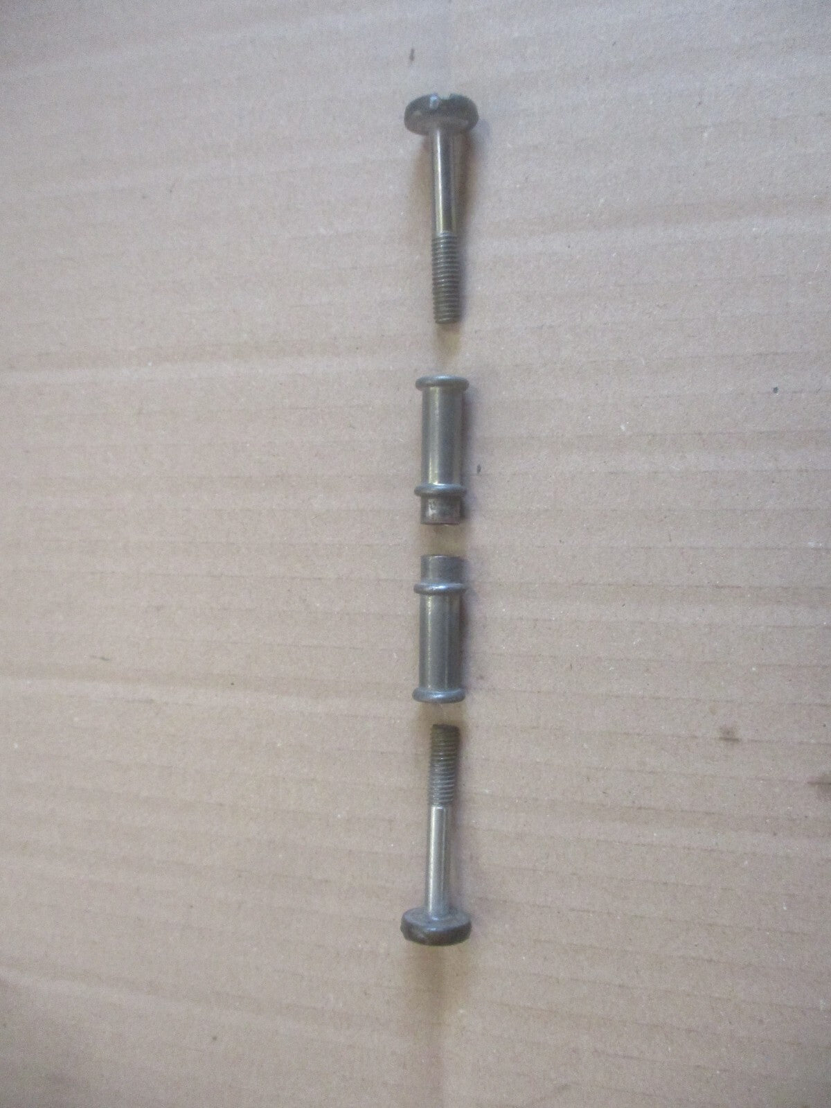 Vis de fixation dosseret pour Honda 750 VFR - RC36 - Phase 1 - 1990/1993