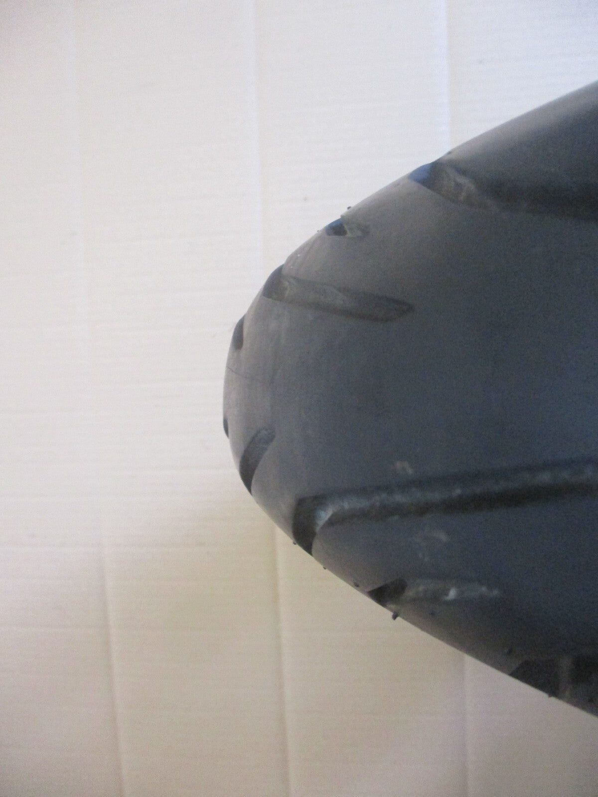Roue arrière avec pneu peu roulé pour Honda 125 CBF - JC40A