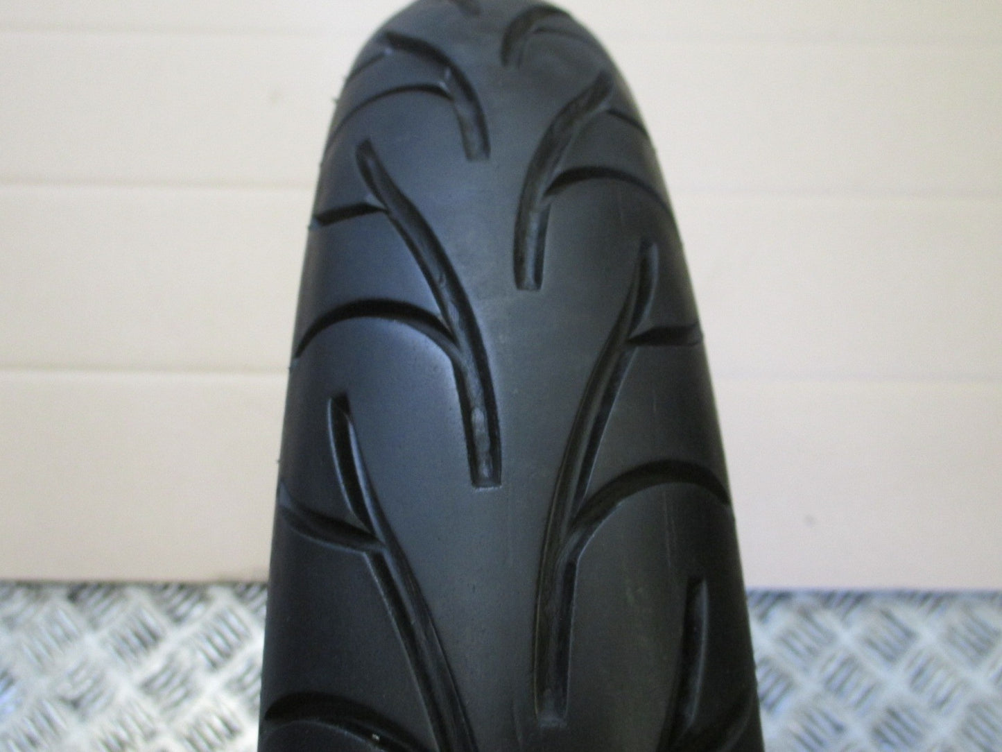 Roue avant avec pneu peu roulé pour Honda 125 CBF - JC40A