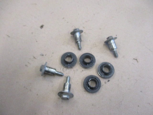 Vis de fixation des couvres culasses pour Honda 125 XLV Varadéro - JC32