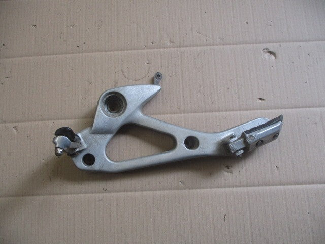 Platine cales pieds gauche Honda 1000 XLV Varadéro - SD02 - 2003/2010