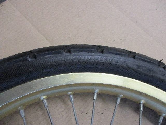 Roue avant - pneu Trailmax très peu roulé - Suzuki 600 DR - SN41A - Couleur "or"