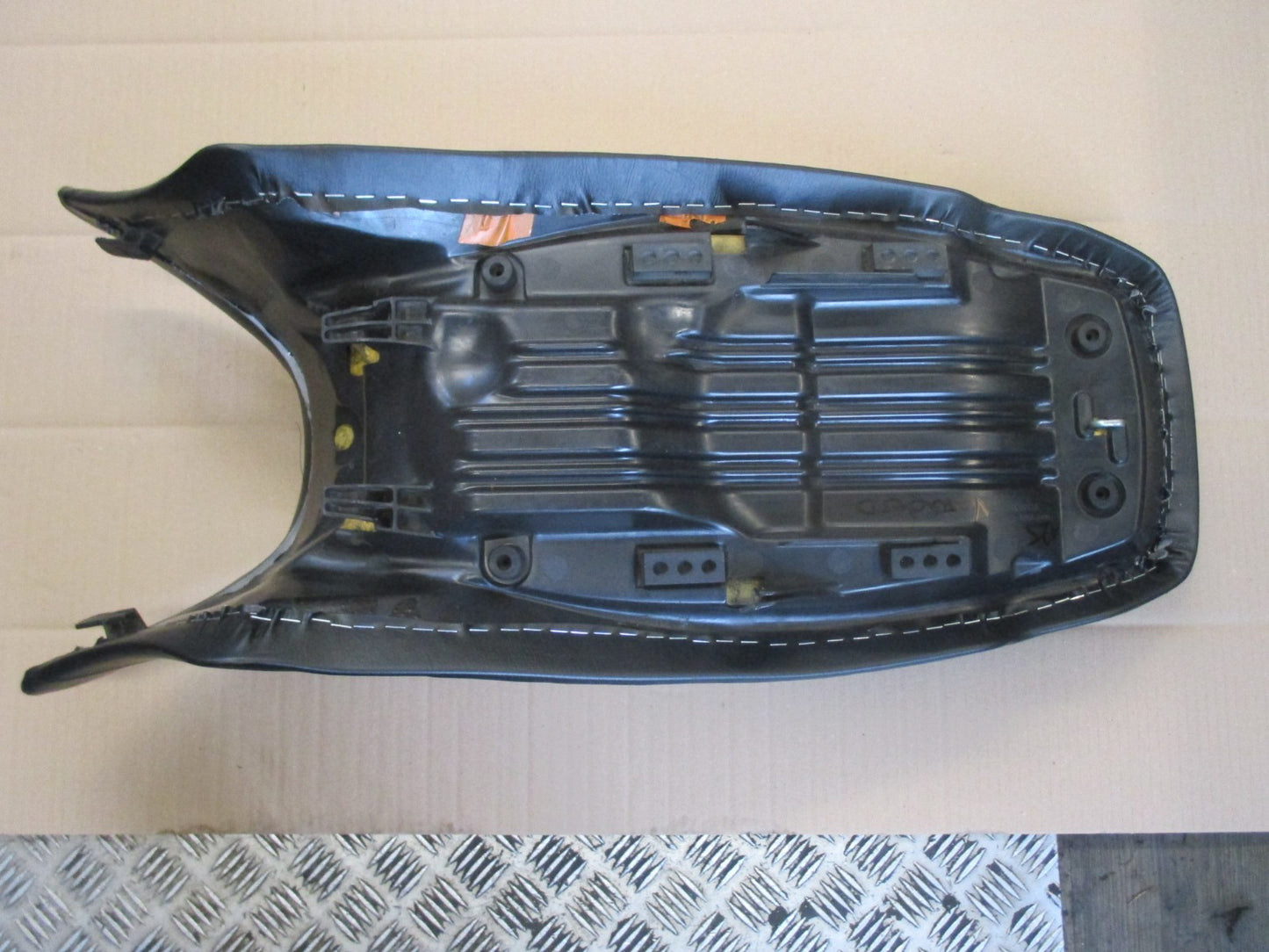 Selle refaite à neuf pour Honda 125 XLV Varadéro - JC32