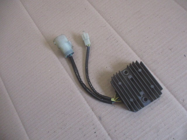 Régulateur SH538A-11 pour Honda 750 Africa twin - XRV - RD04