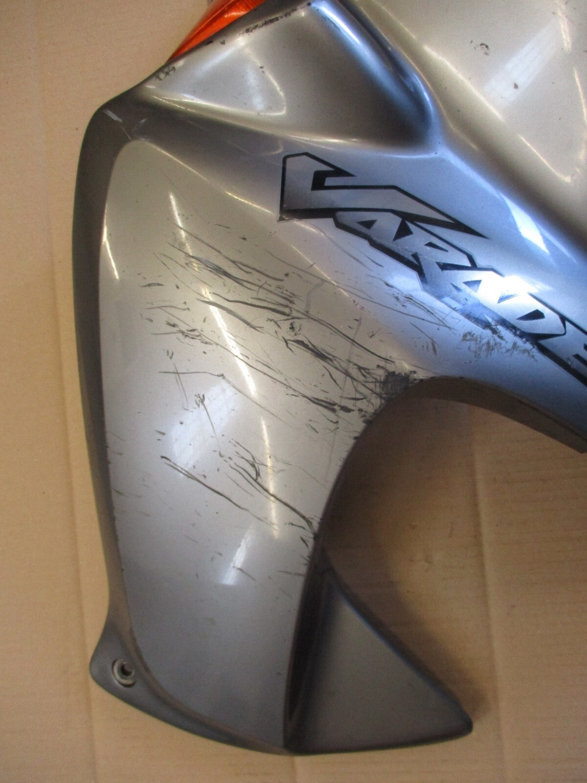 Flanc de carénage gauche pour Honda 125 XLV Varadéro - JC32