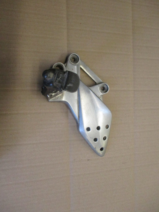 Platine cale pied avant gauche pour Honda 125 CBR - JC34