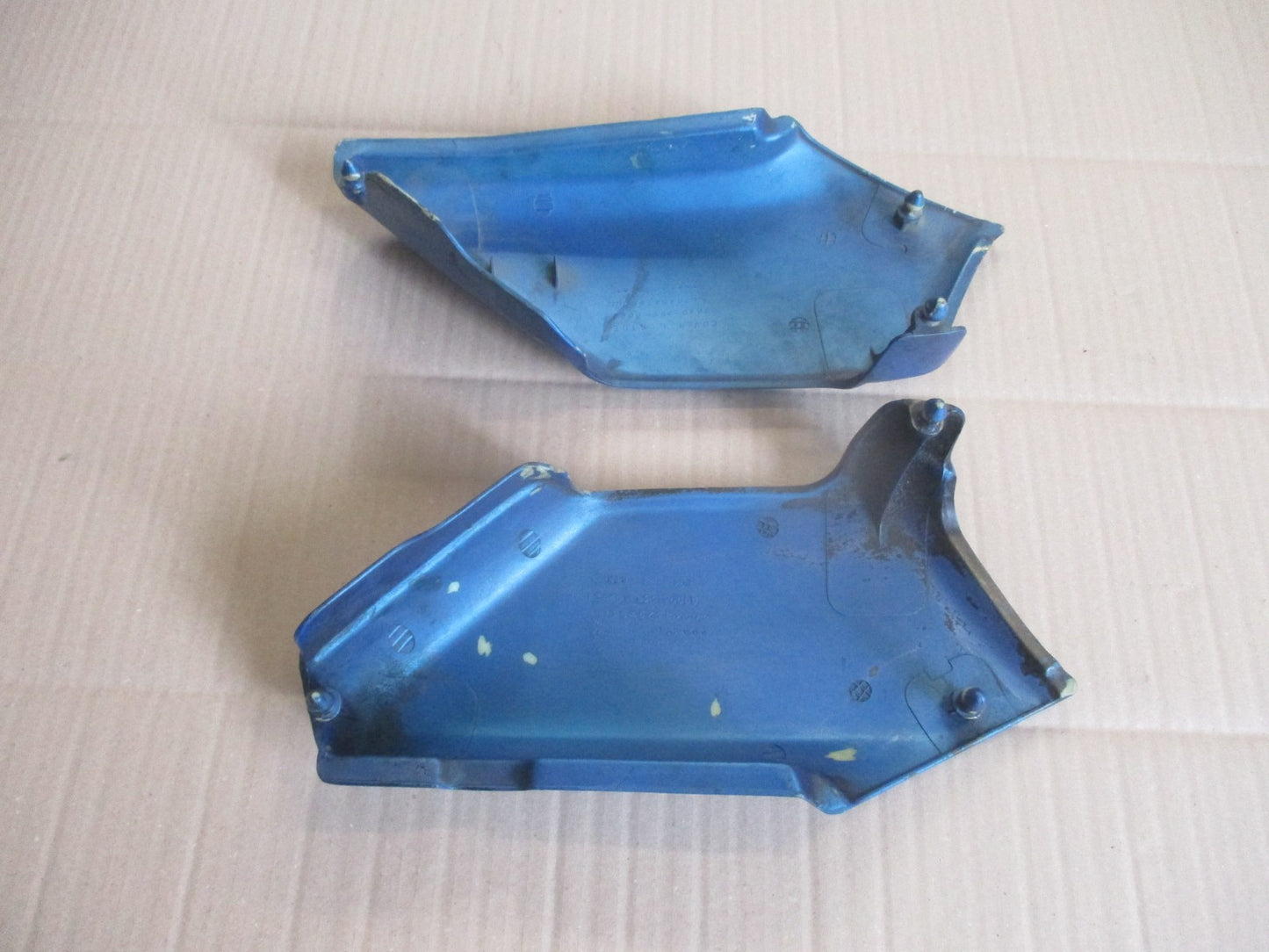 Caches latéraux pour Honda 125 CBT - CB125T - 125 Twin