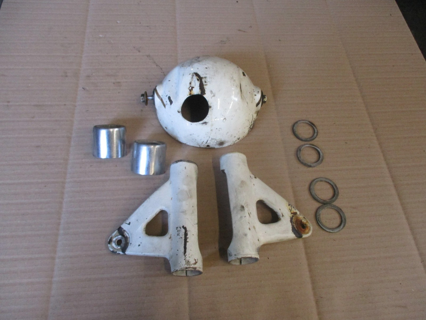 Pattes + cuvelage de phare pour Yamaha 125 DTF - DTE - 1F9