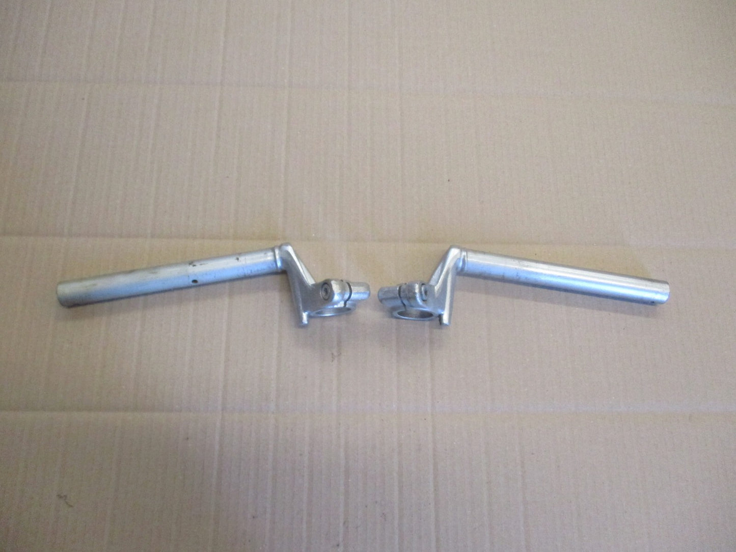 Bracelets Demis guidon pour Honda 125 CBR - JC34