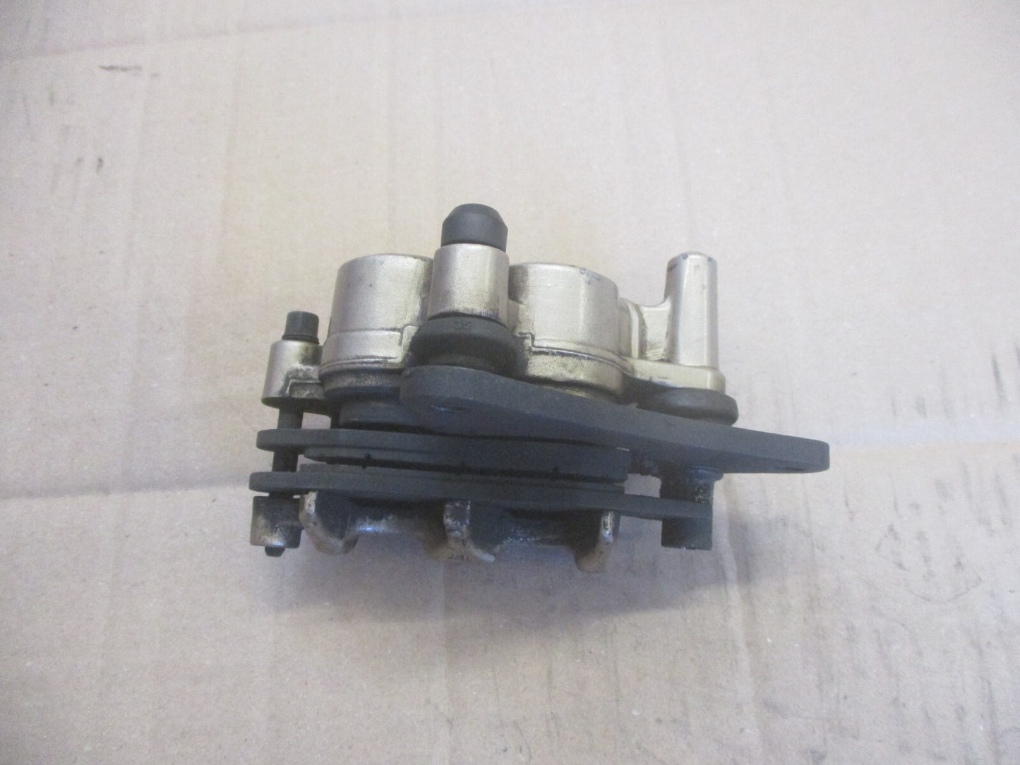 Etrier de frein avant pour Honda 125 CBR - JC34