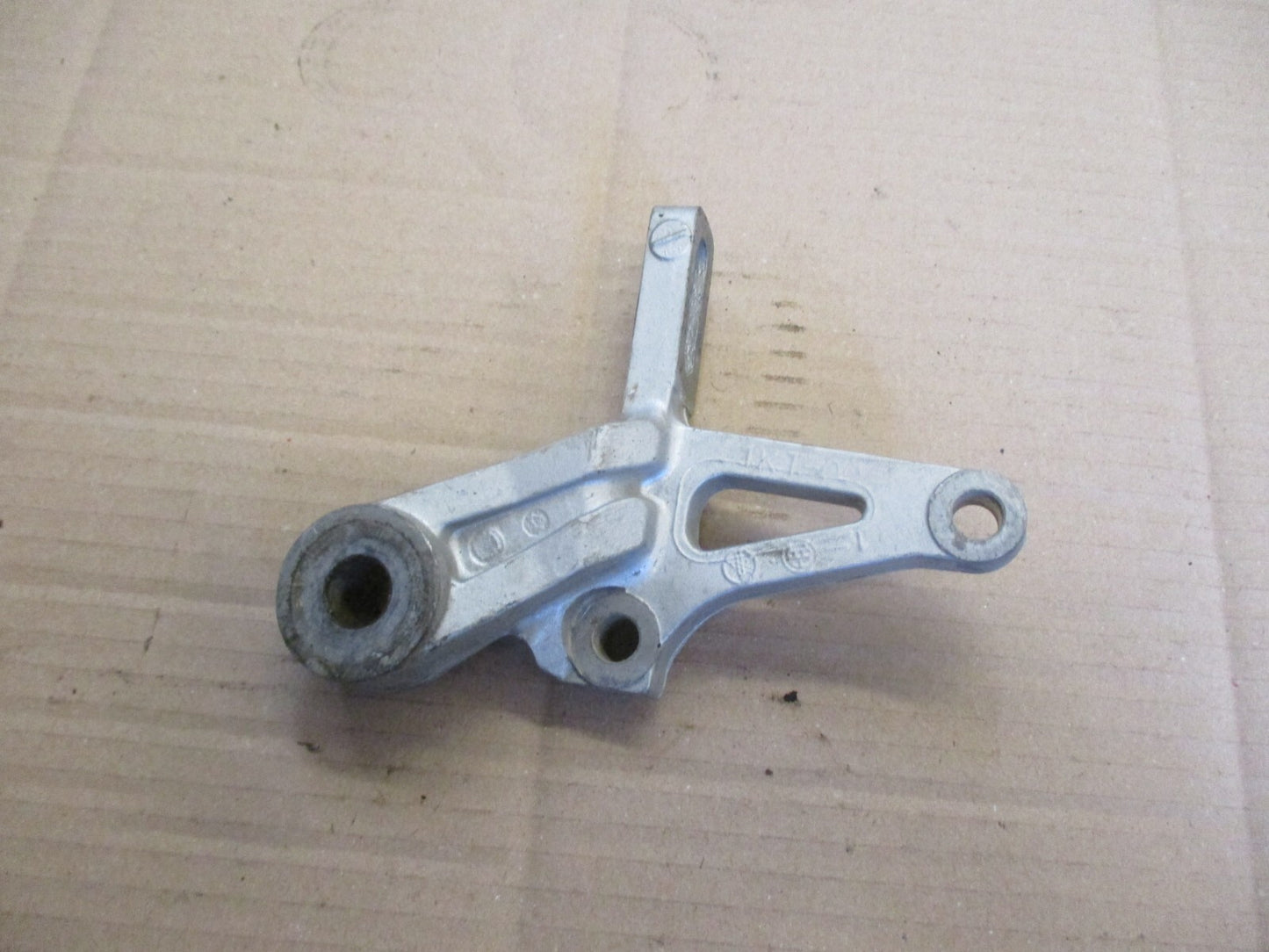 Support étrier arrière pour Yamaha 125 TZR - 2RL