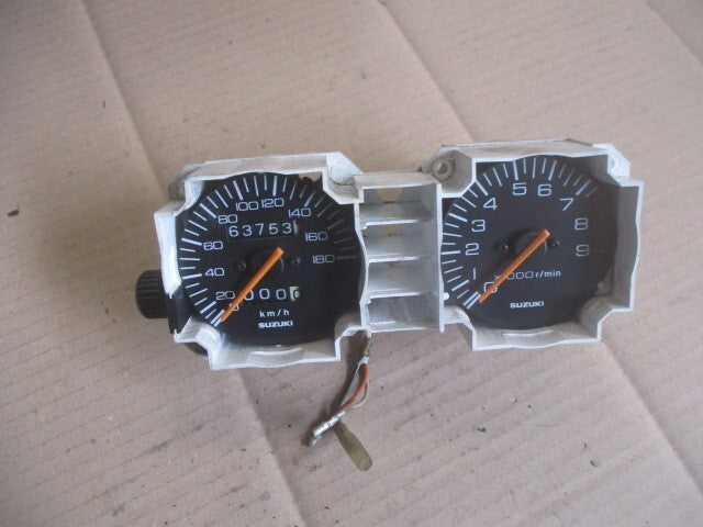 Bloc compteur compte tours 63753 kms pour Suzuki 750 DR - 800 DR - SR41A - SR42A