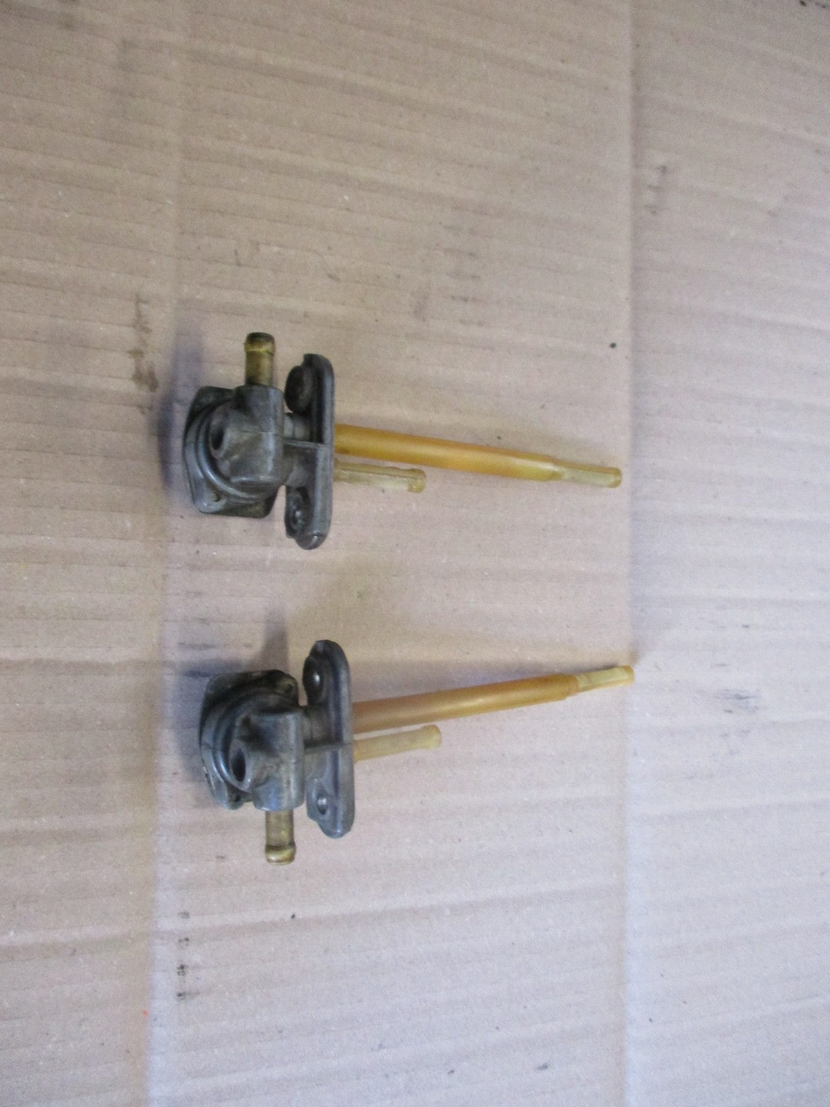Robinets d'essence pour Yamaha 600 Ténéré XTZ - 3AJ - 1VJ