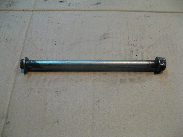 Axe de bras oscillant pour Honda 600 XLL - XLM - XLLM - PD04