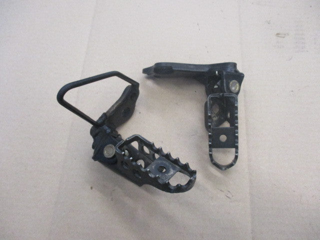 Cales pieds avant pour Yamaha 125 TW - DE01 - DE054