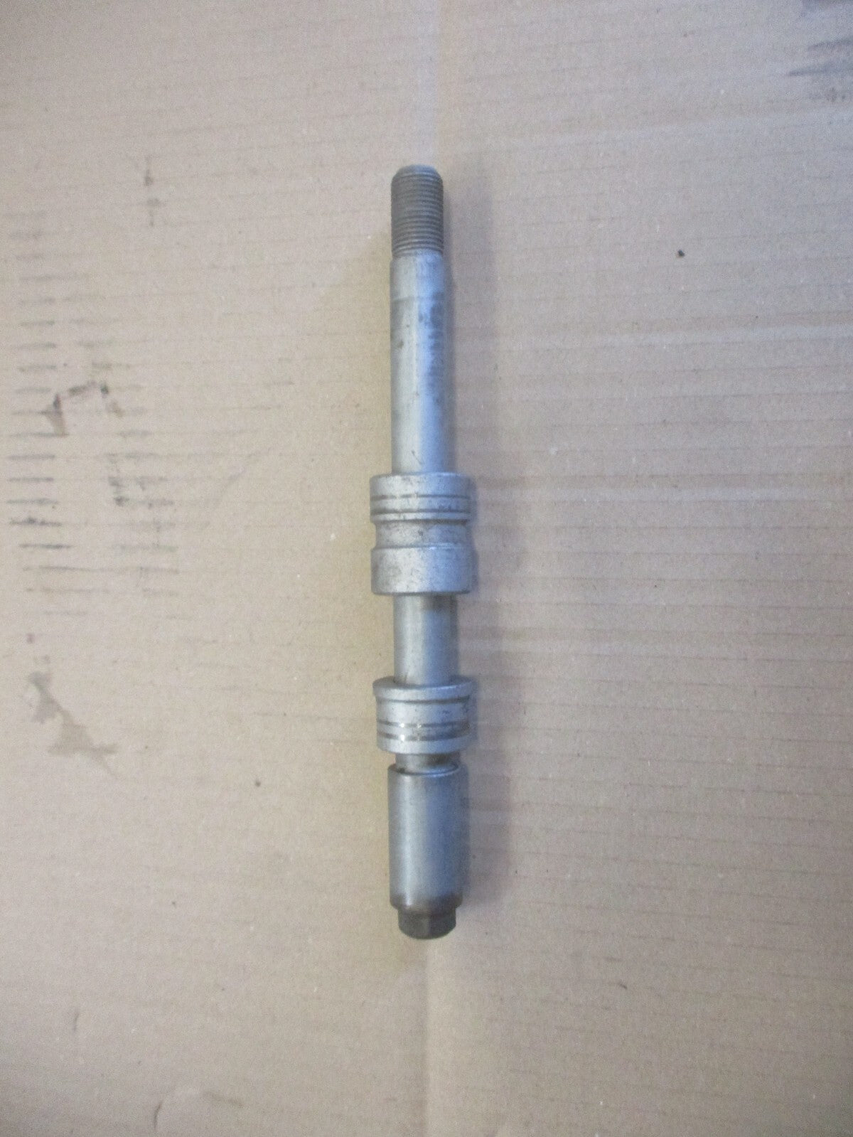 Axe de roue avant pour Honda 700 XLV Transalp - RD13A