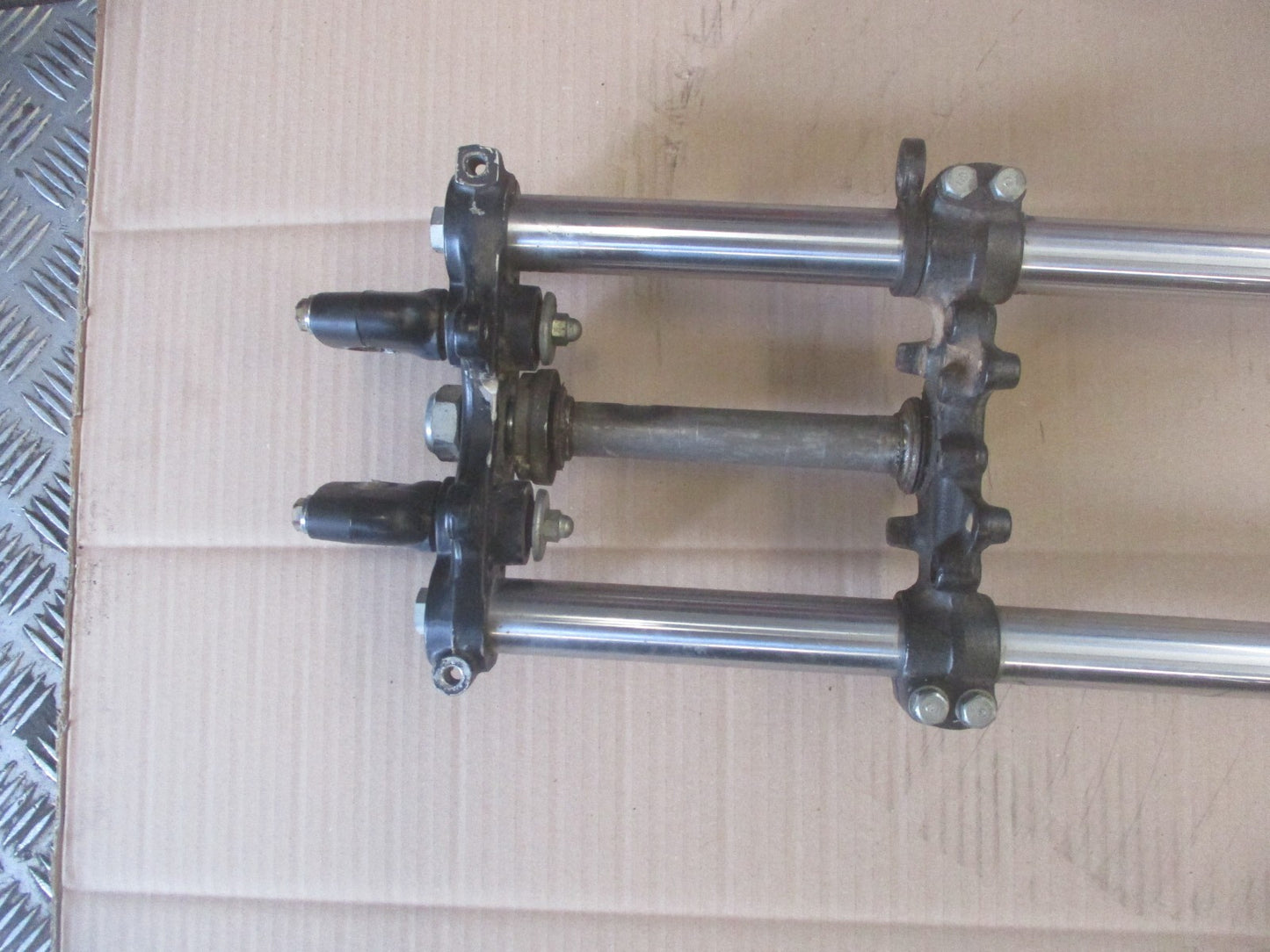 Fourche + pontets de guidon pour Honda 125 XLS dernier modèle