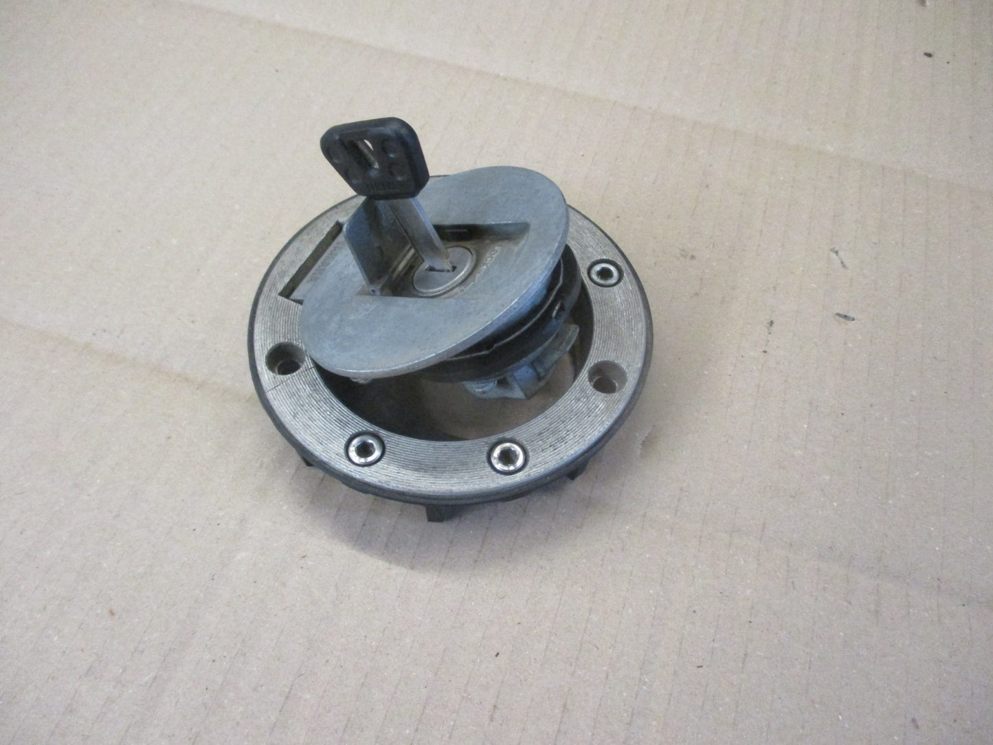 Bouchon essence à clé pour Yamaha 850 TDM - 3VD - 4TX