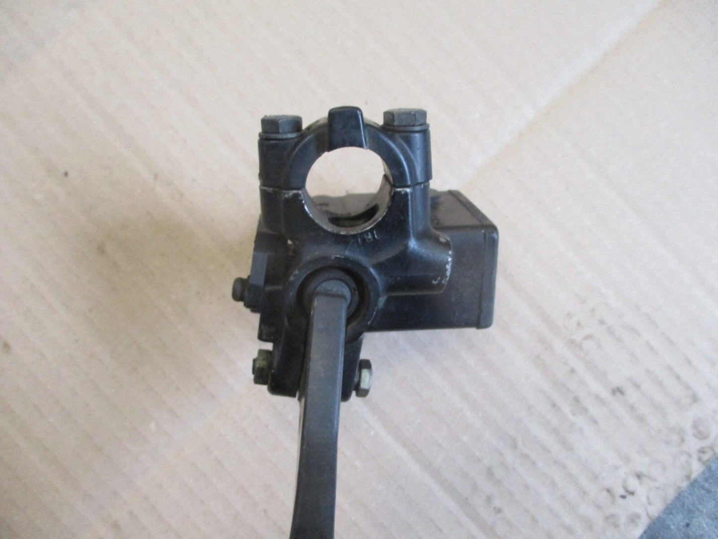 Maitre cylindre de frein avant pour Suzuki 125 GN - NF41A
