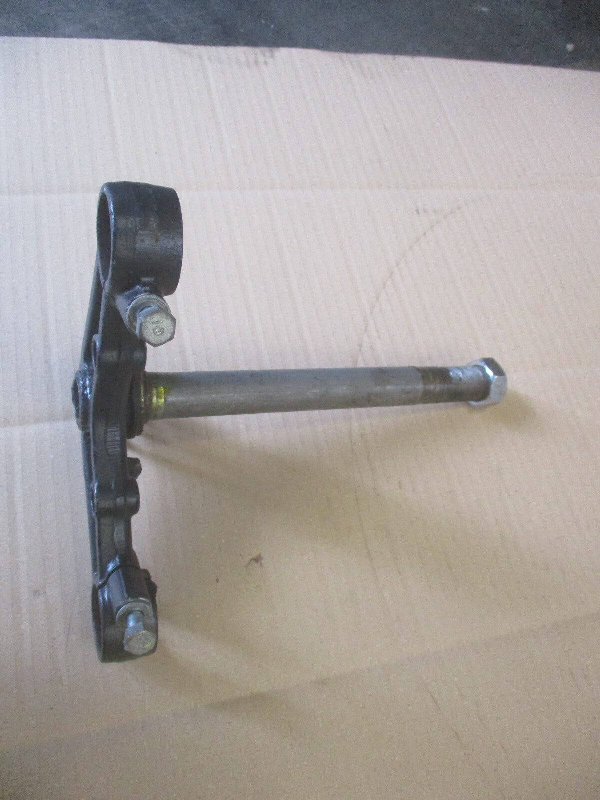 Té inférieur de fourche pour Honda 125 CM - JC05