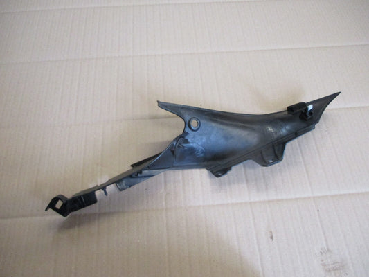 Cache intérieur droit pour Honda 125 CBR - JC50 - 2011 / 2018