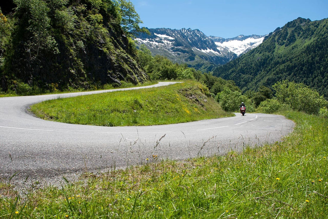 moto à la montagne