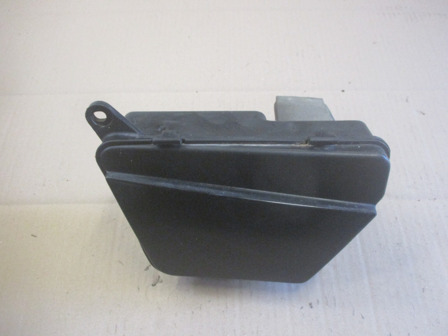 Boite outils vide pour Yamaha 600 XTZ - Ténéré - 3AJ - 1VJ