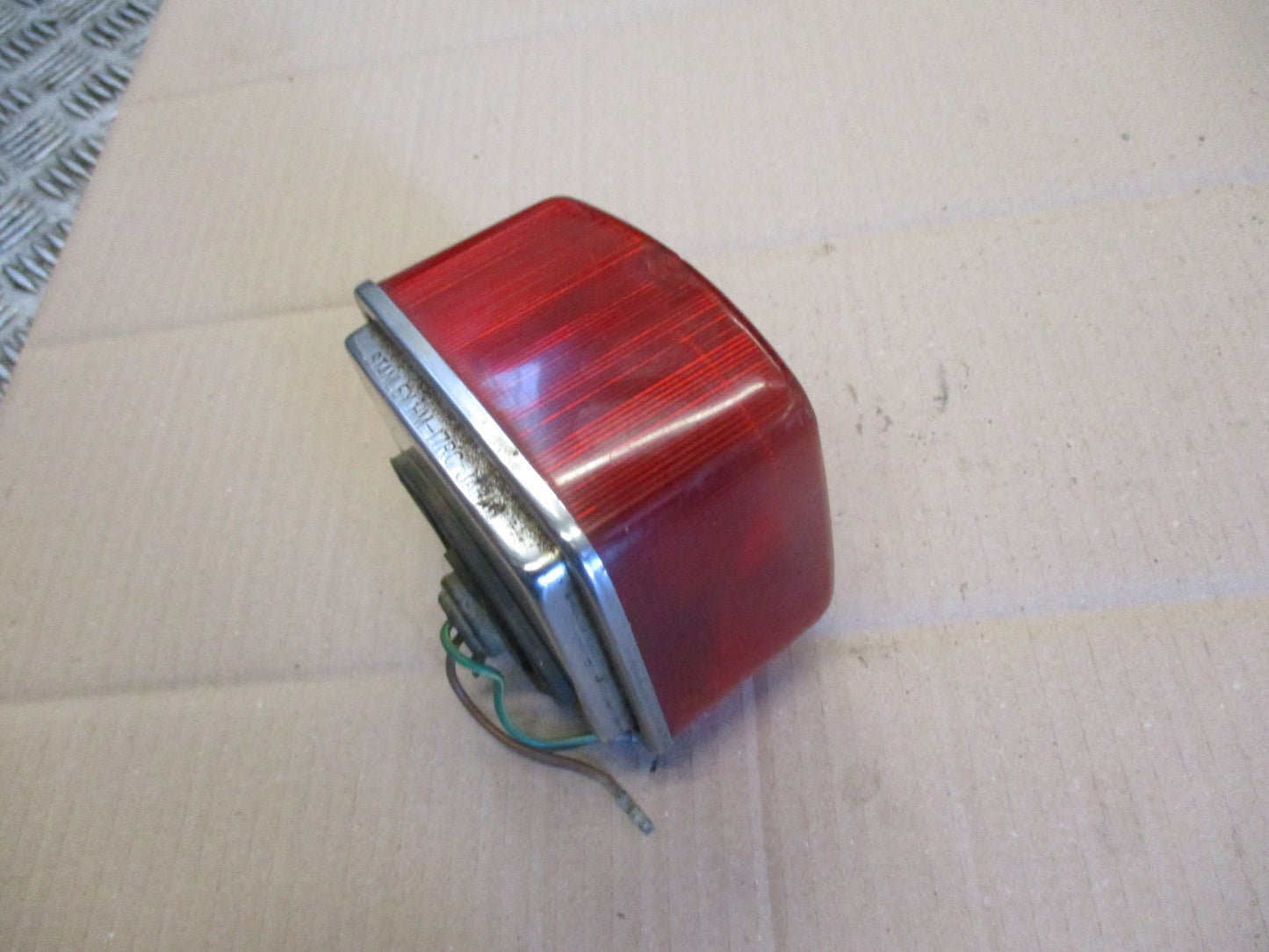 Feu arrière pour Honda 125 CBT - CB125T - 125 Twin