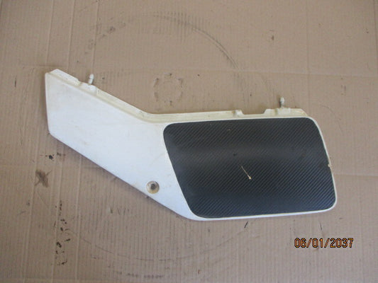 Cache latéral gauche pour Suzuki 600 DR - 650 DR - SN41A - SP41A