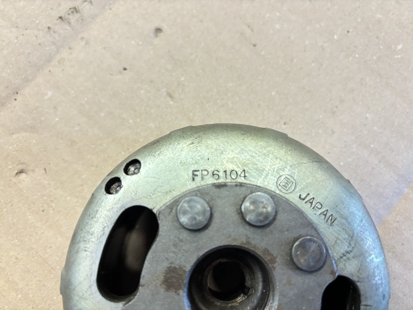 Rotor d'allumage FP6104 pour Kawasaki 125 K1 - KE - KS