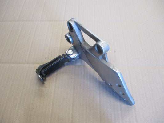 Platine cale pied avant gauche pour Honda 125 CBR - JC34