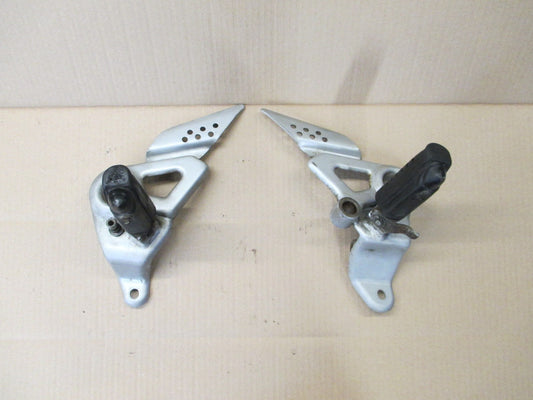 Platines cales pieds avant droite et gauche pour Honda 125 CBF - JC40A