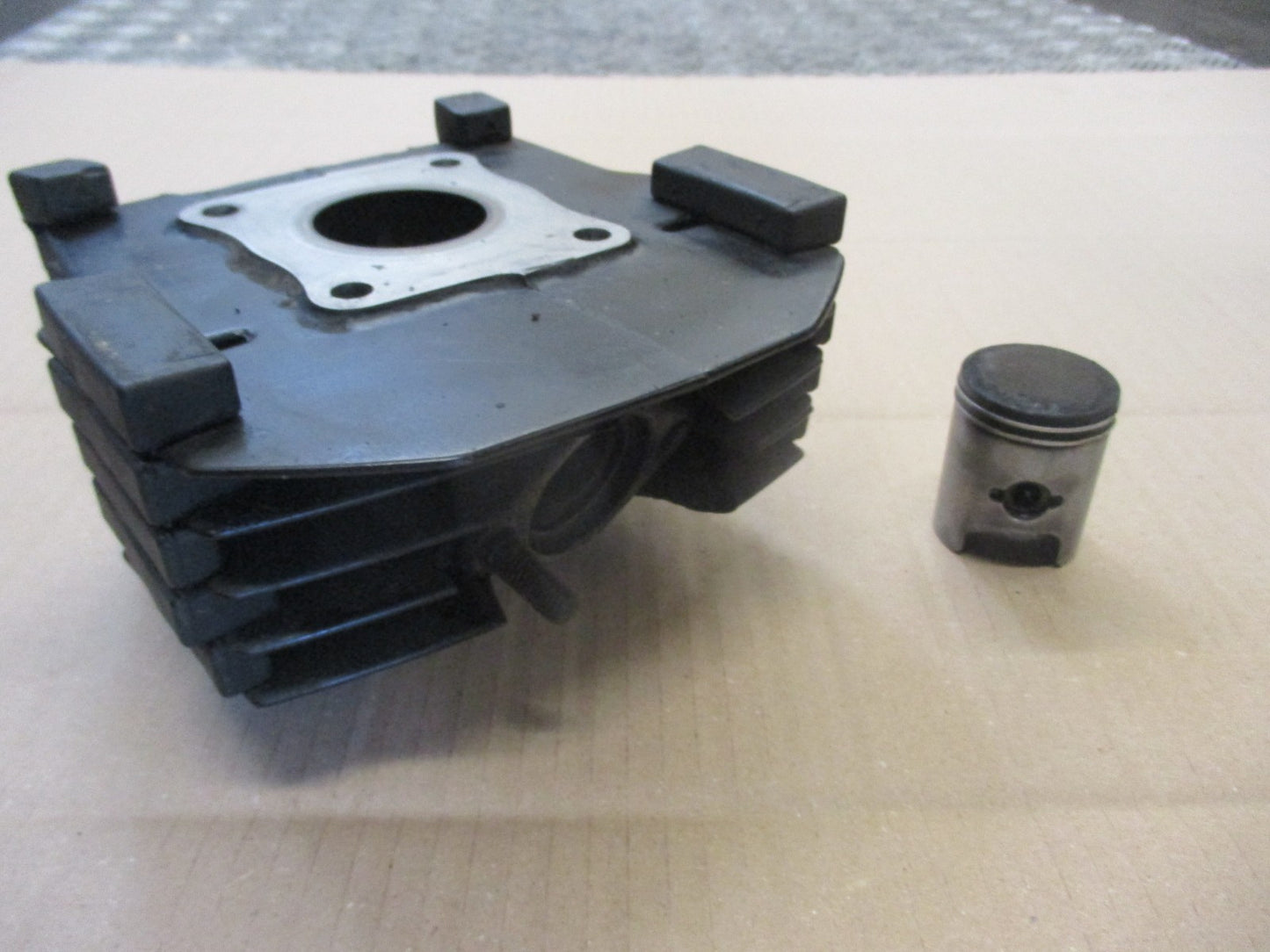 Cylindre / Piston diamètre 39.25mm pour Honda 50 MTX - GF9A