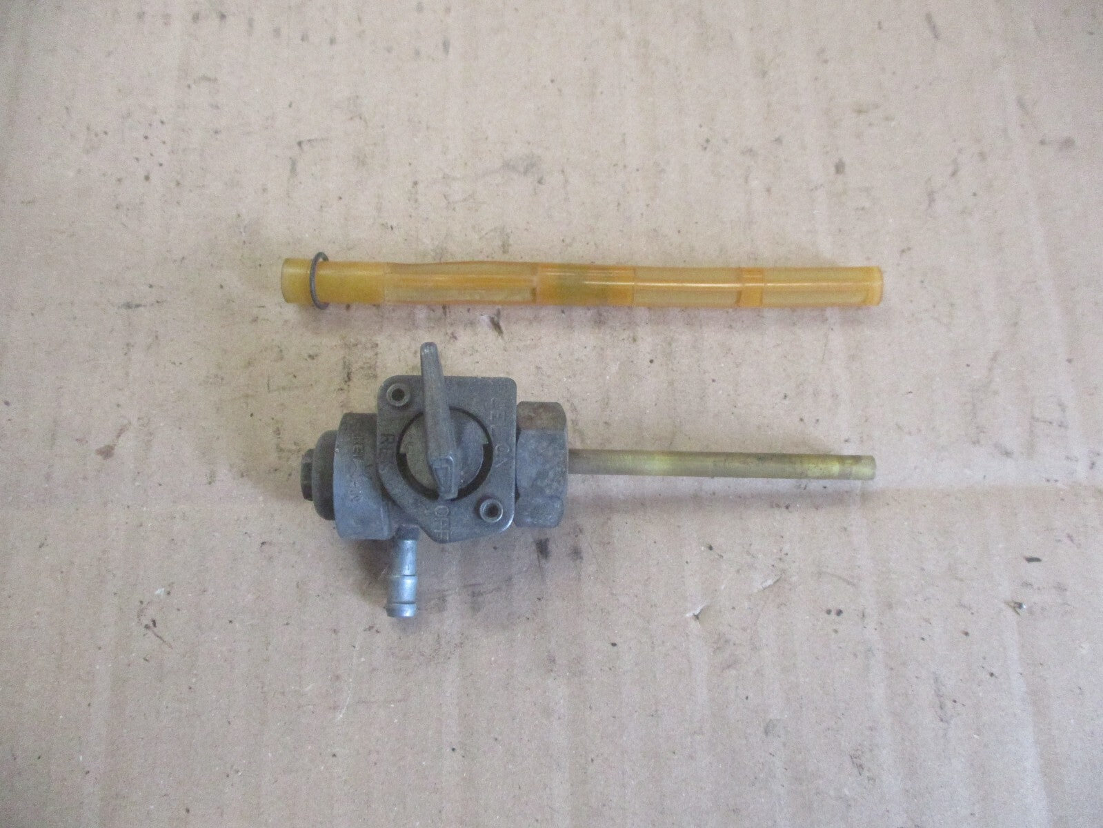 Robinet essence pour Honda 125 Rebel - JC24A - JC26A