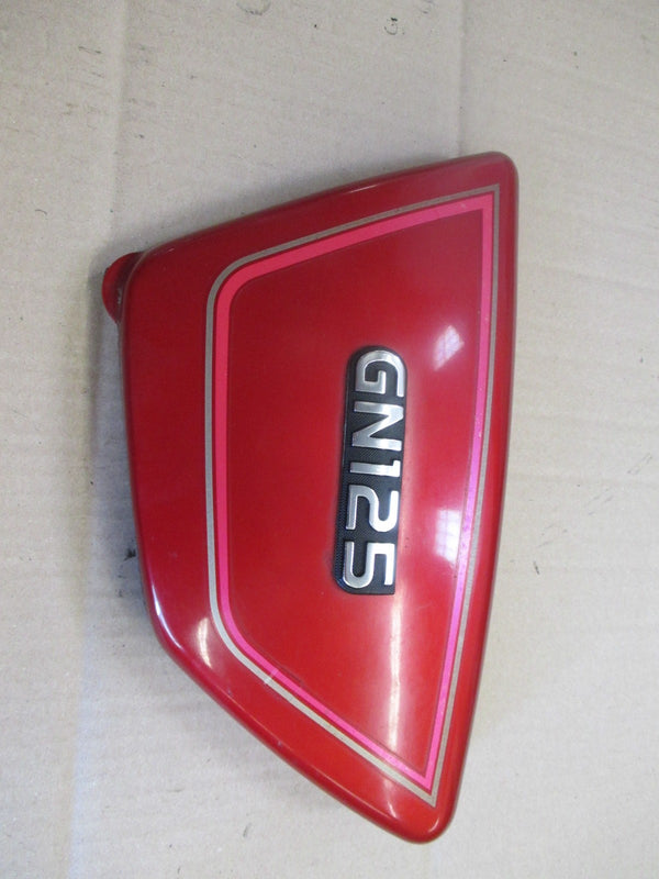 Cache latéral gauche pour Suzuki 125 GN - NF41A