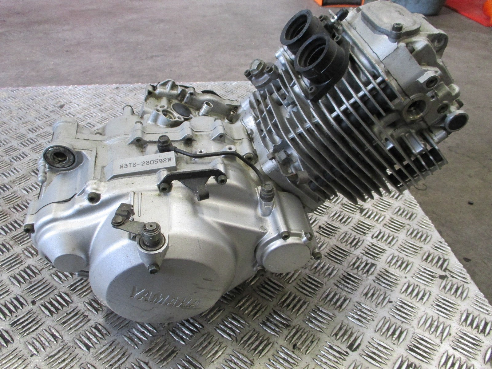 Moteur Yamaha 600 XTE - 3TB - commande d'embrayage sur carter d'embrayage