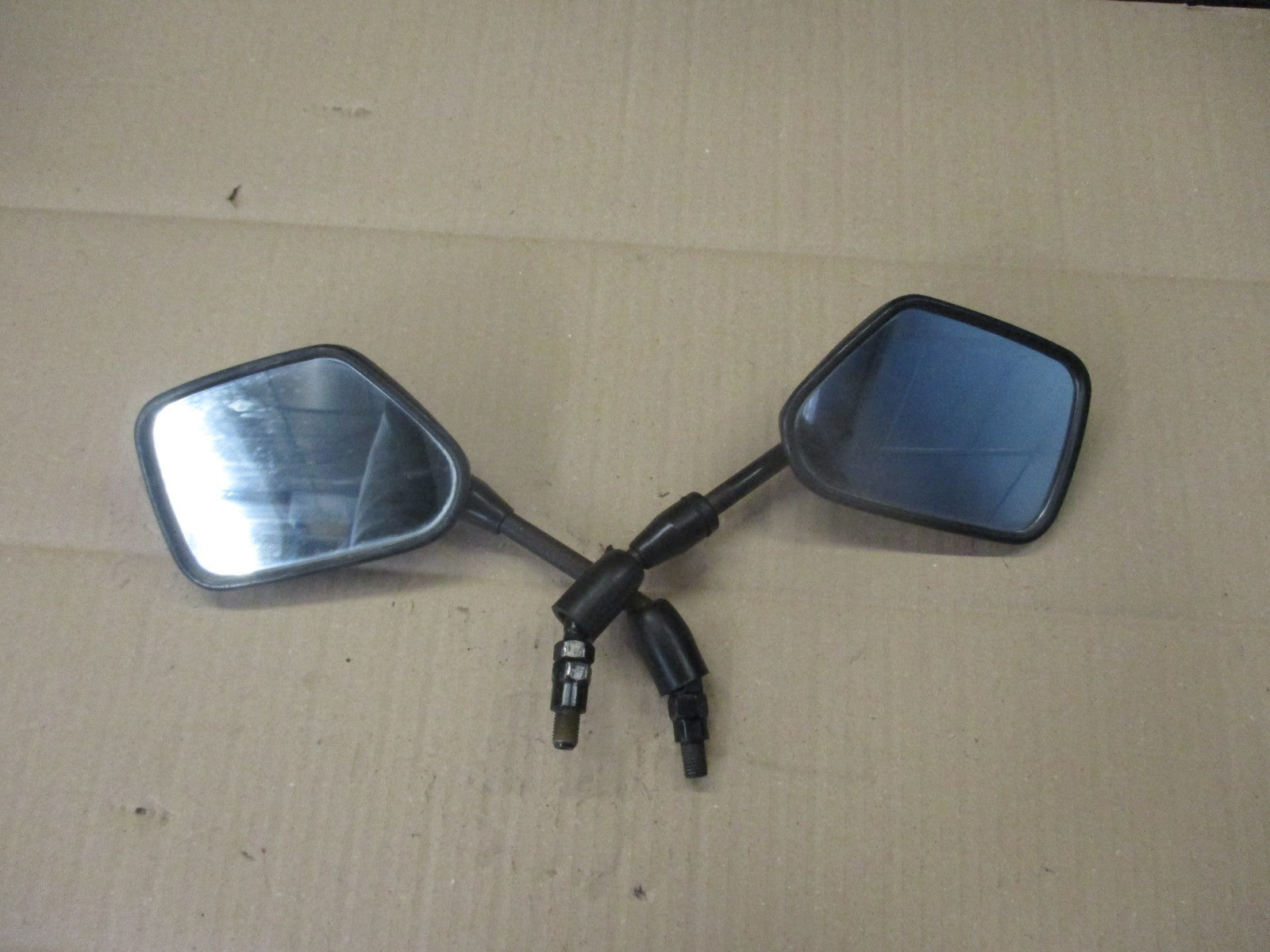 Rétroviseurs pour Honda 125 CBF - JC74