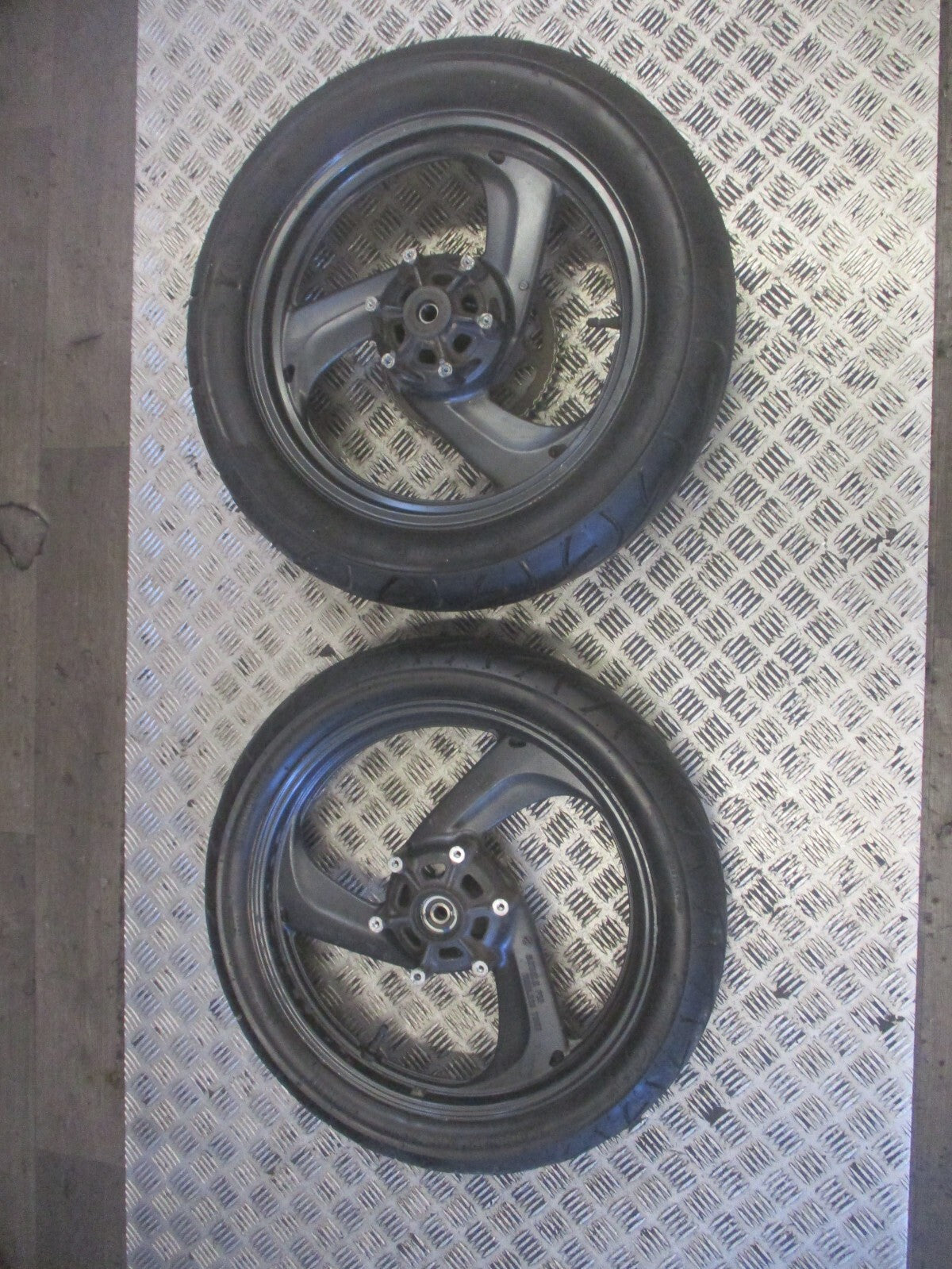 Roues avant + arrière pneu CONTINENTAL très peu roulé Yamaha 125 TDR - 4FU - 5AE