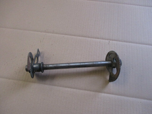 Axe de roue arrière pour Honda 125 MTX - JD05 - JD07