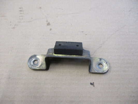 Fixation arrière de réservoir essence Suzuki 600 DR - 650 DR - SN41A - SP41A