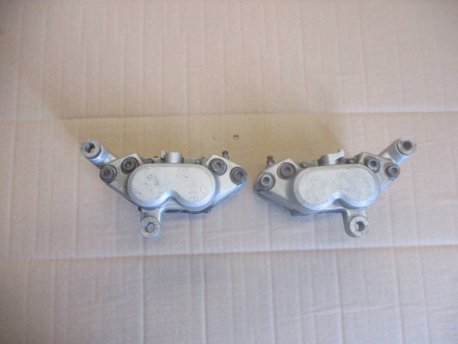 Etrier de frein avant droit et gauche pour Yamaha 850 TDM - 4TX