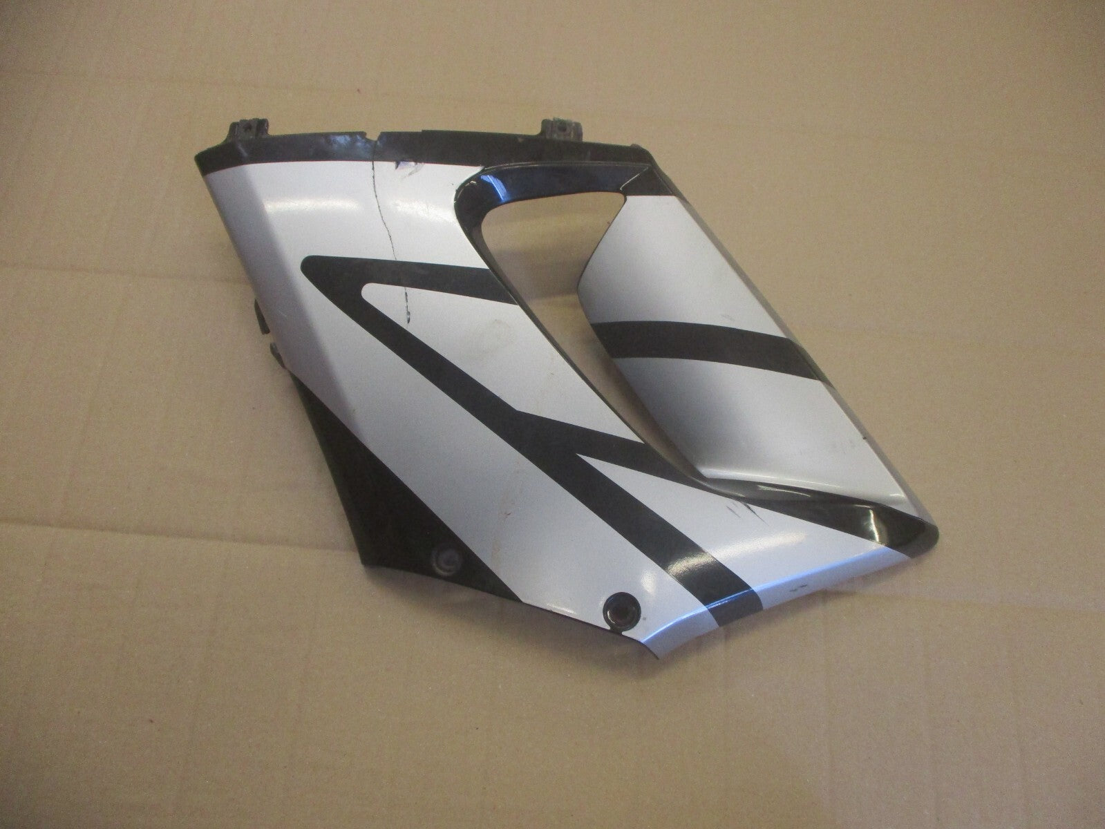 Flanc de carénage gauche pour Honda 125 CBR - JC34